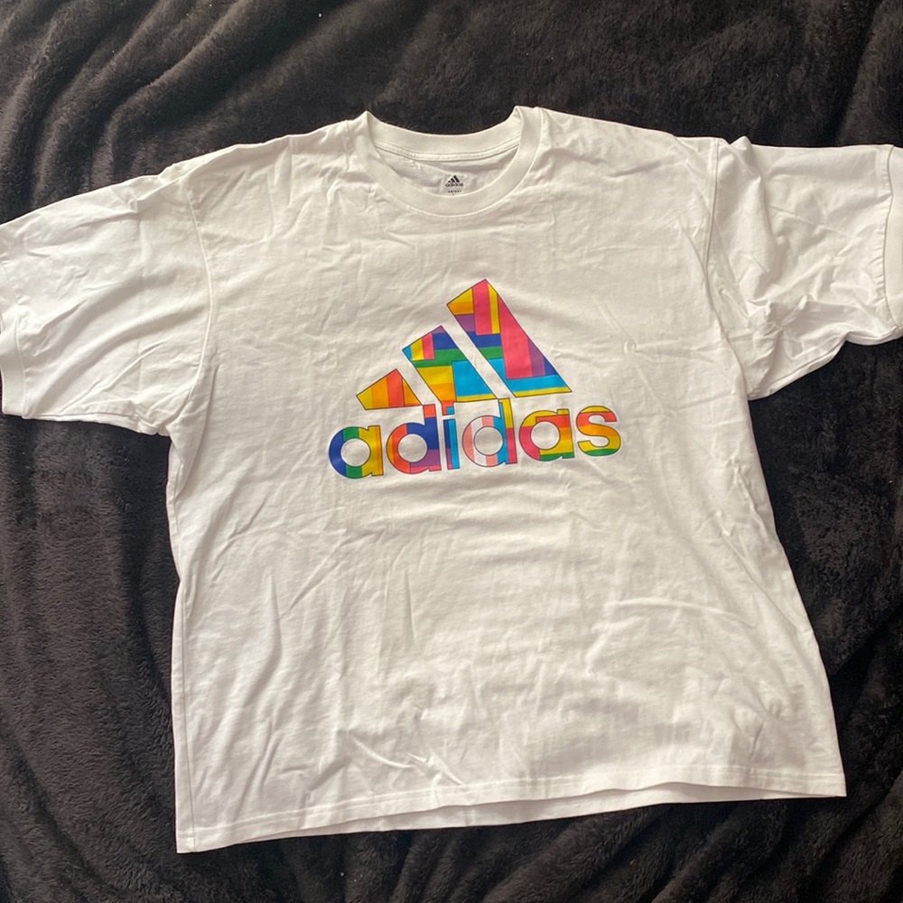 Adidas T-Shirt🖤